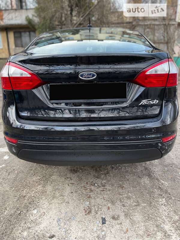 Седан Ford Fiesta 2018 в Днепре