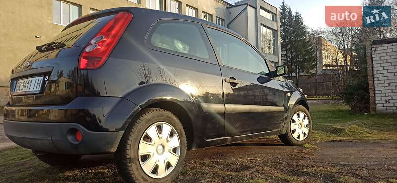 Хэтчбек Ford Fiesta 2006 в Ровно