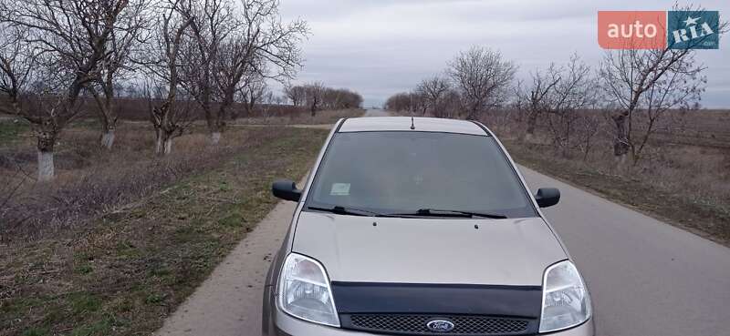 Хэтчбек Ford Fiesta 2003 в Одессе фото 5 Хэтчбек Ford Fiesta 2003 в Одессе