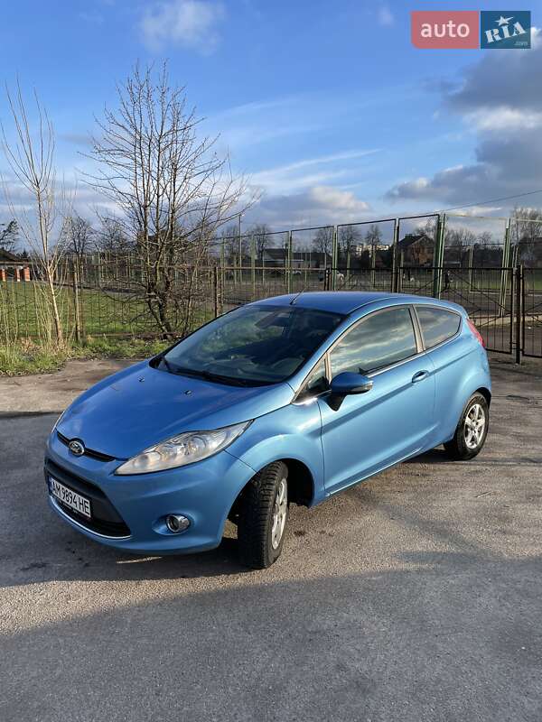 Хэтчбек Ford Fiesta 2011 в Житомире фото 2 Хэтчбек Ford Fiesta 2011 в Житомире
