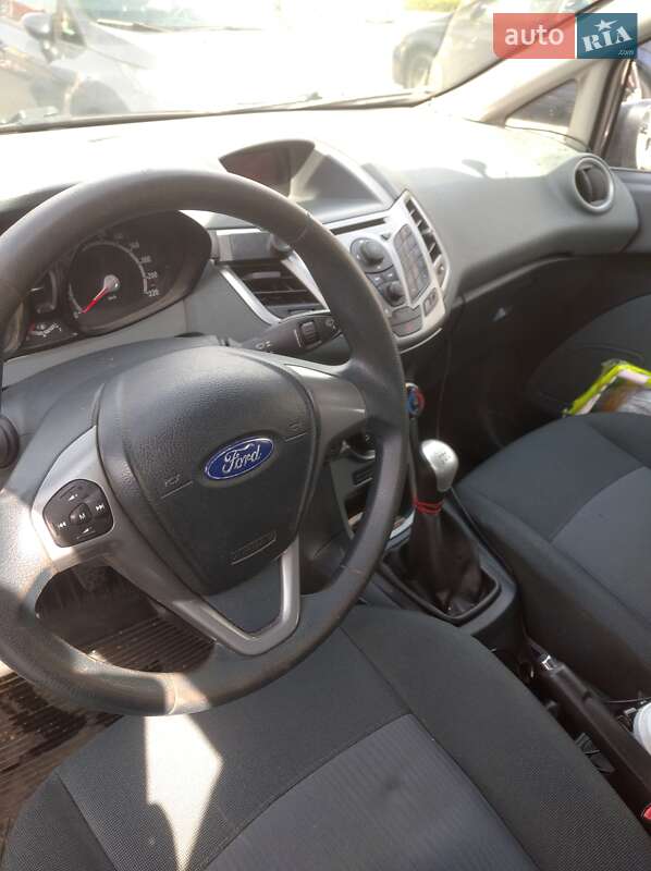 Хэтчбек Ford Fiesta 2011 в Херсоне фото 5 Хэтчбек Ford Fiesta 2011 в Херсоне