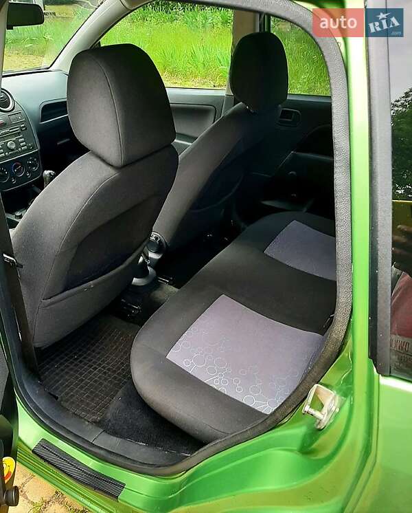 Хэтчбек Ford Fiesta 2006 в Одессе
