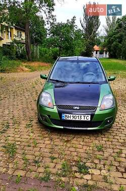 Хэтчбек Ford Fiesta 2006 в 
