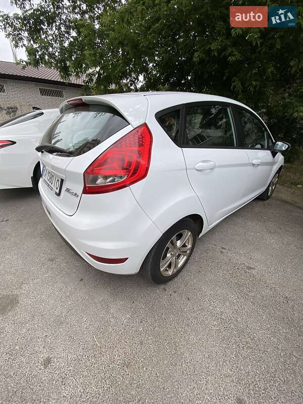 Хэтчбек Ford Fiesta 2012 в Киеве