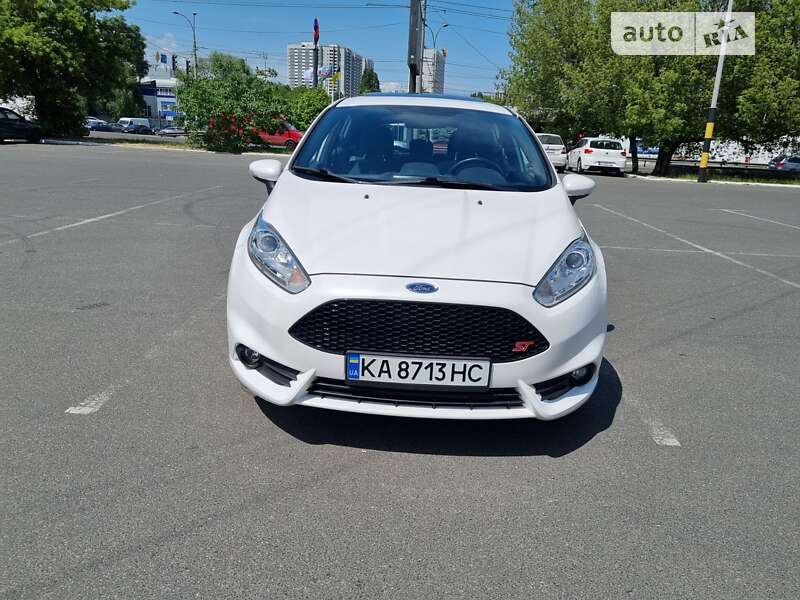 Хэтчбек Ford Fiesta 2019 в 