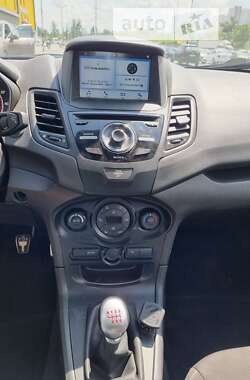 Хэтчбек Ford Fiesta 2019 в 