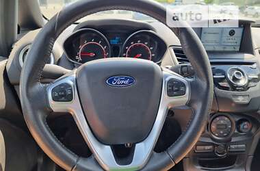 Хэтчбек Ford Fiesta 2019 в 