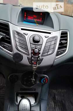 Хэтчбек Ford Fiesta 2011 в Львове