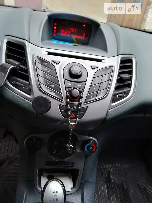 Ford Fiesta 2011 VIN WF0JXXGAJJBE38963 фото оголошення 5 з 47