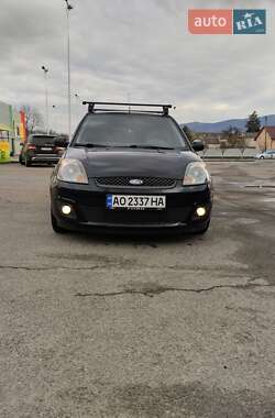 Хэтчбек Ford Fiesta 2007 в Сваляве