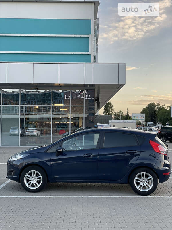 Хэтчбек Ford Fiesta 2015 в Киеве