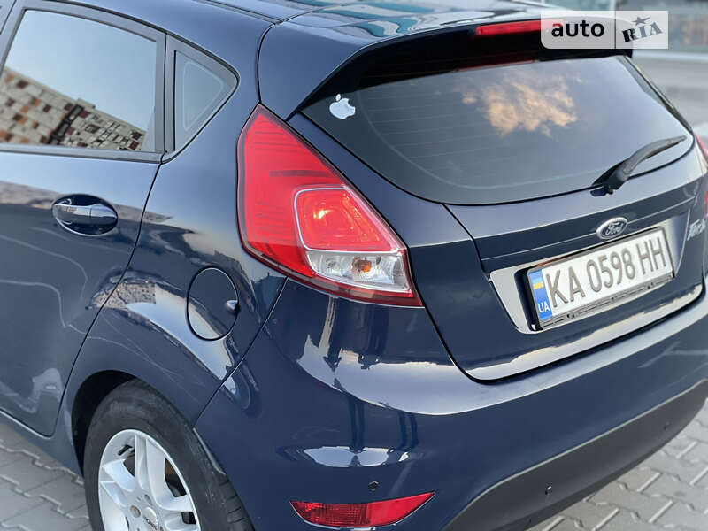 Хэтчбек Ford Fiesta 2015 в Киеве