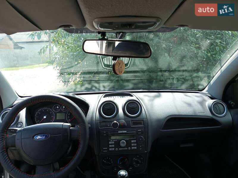 Хэтчбек Ford Fiesta 2007 в Киеве фото 2 Хэтчбек Ford Fiesta 2007 в Киеве