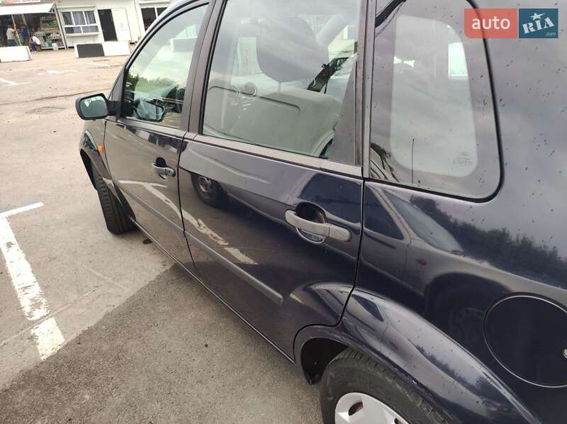 Хэтчбек Ford Fiesta 2005 в Луцке