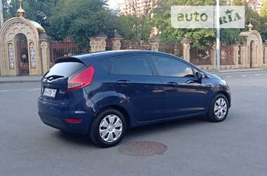 Хетчбек Ford Fiesta 2012 в 