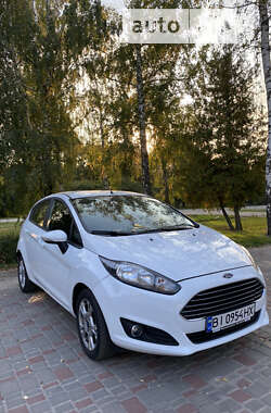 Хетчбек Ford Fiesta 2015 в Лубнах