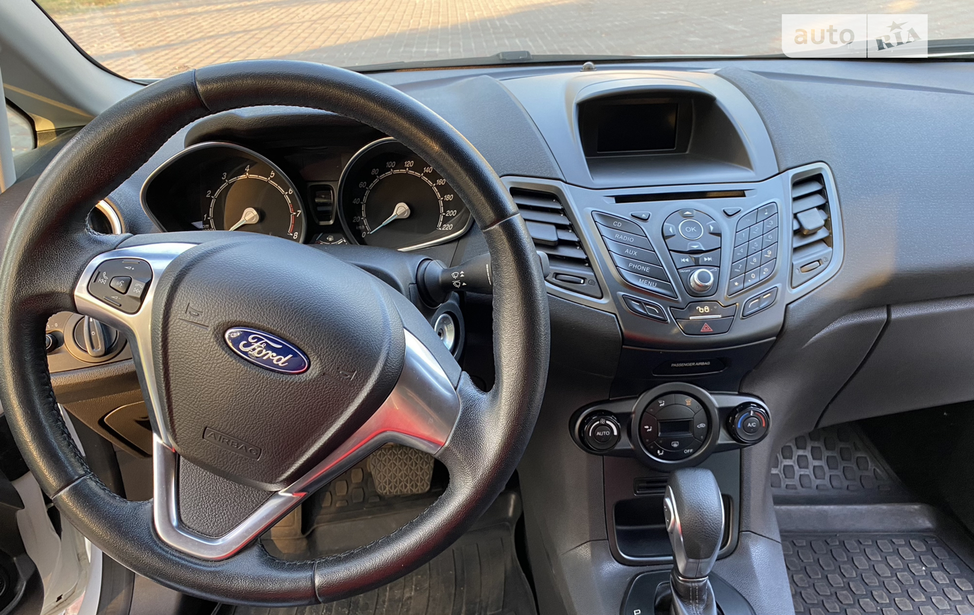 2015 Ford Fiesta - мініатюра 7