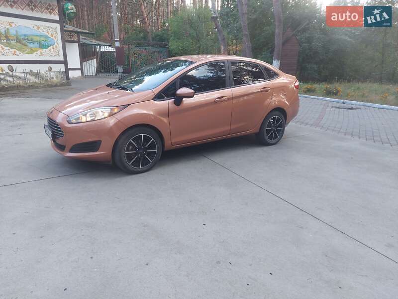 Седан Ford Fiesta 2017 в 