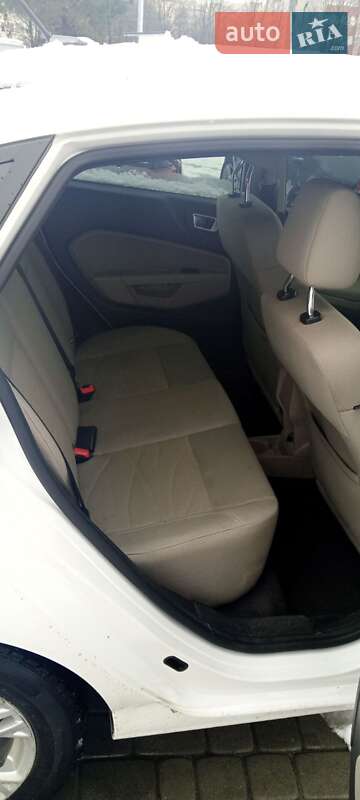 Седан Ford Fiesta 2016 в Новояворовске фото 21 Седан Ford Fiesta 2016 в Новояворовске