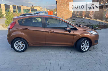 Хетчбек Ford Fiesta 2015 в Хмельницькому