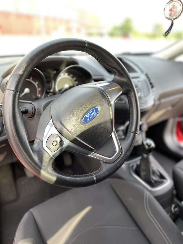 Хетчбек Ford Fiesta 2014 в Києві