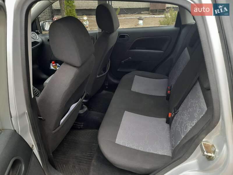 Хэтчбек Ford Fiesta 2007 в Бершади