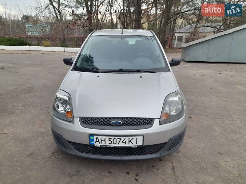 Хэтчбек Ford Fiesta 2007 в Бершади