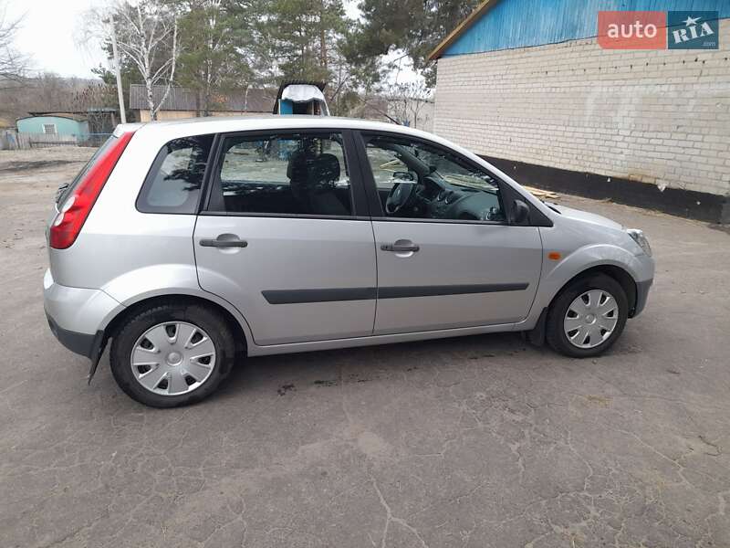 Хэтчбек Ford Fiesta 2007 в Бершади
