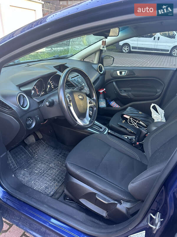 Седан Ford Fiesta 2016 в Івано-Франківську