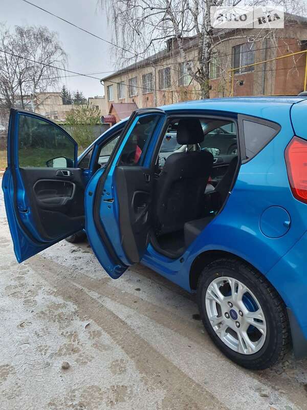Хэтчбек Ford Fiesta 2016 в Ильинцах