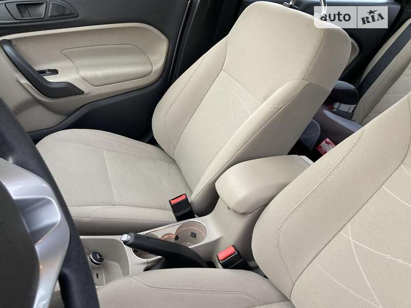 Седан Ford Fiesta 2018 в Львові