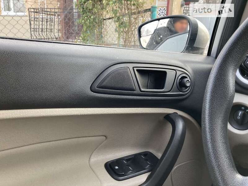 Седан Ford Fiesta 2018 в Львові