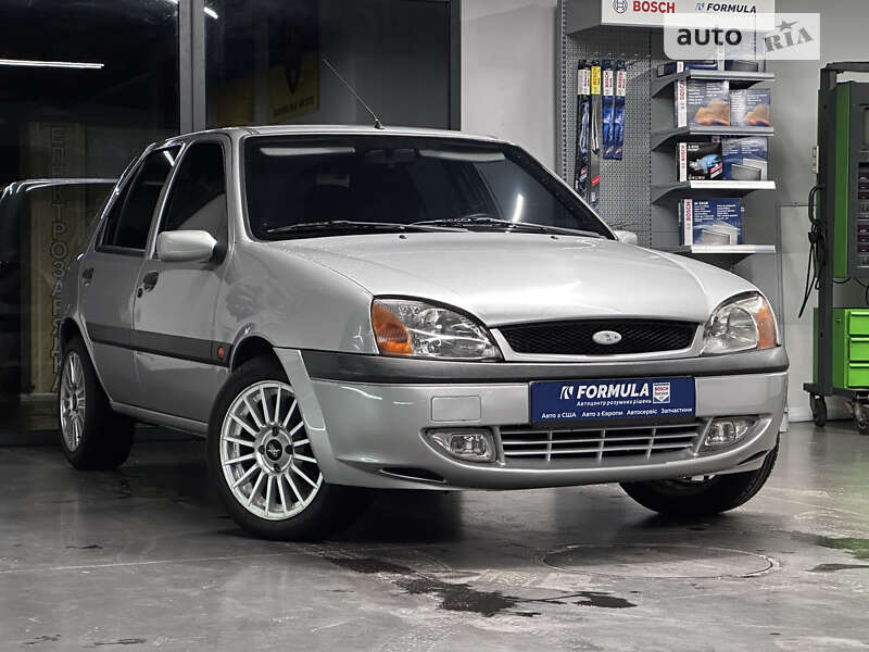 Хэтчбек Ford Fiesta 2000 в Нововолынске