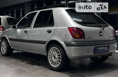 Хэтчбек Ford Fiesta 2000 в Нововолынске