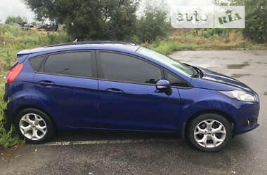 Хэтчбек Ford Fiesta 2014 в 