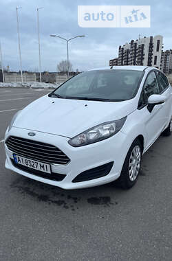 Хэтчбек Ford Fiesta 2015 в Обухове