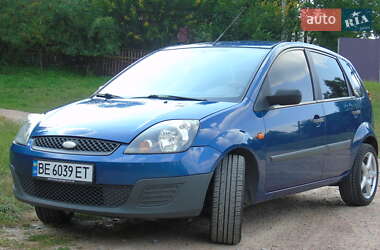 Хэтчбек Ford Fiesta 2006 в 