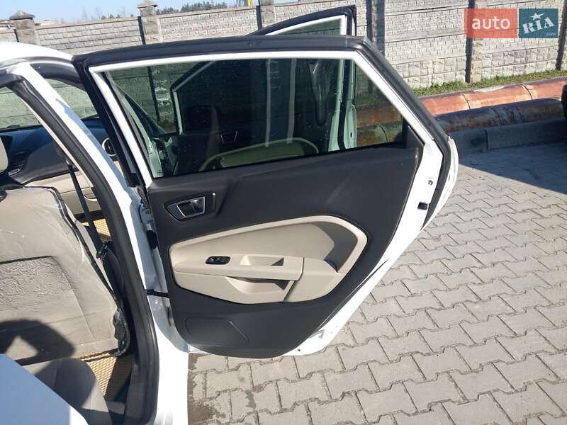 Седан Ford Fiesta 2016 в Новояворовске фото 7 Седан Ford Fiesta 2016 в Новояворовске