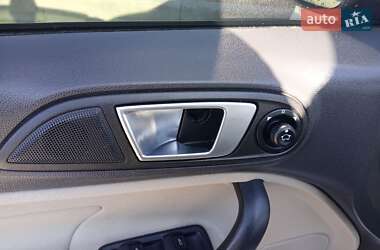 Седан Ford Fiesta 2016 в Новояворовске