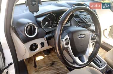 Седан Ford Fiesta 2016 в Новояворовске
