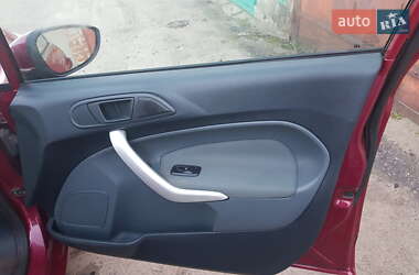 Хэтчбек Ford Fiesta 2010 в Львове