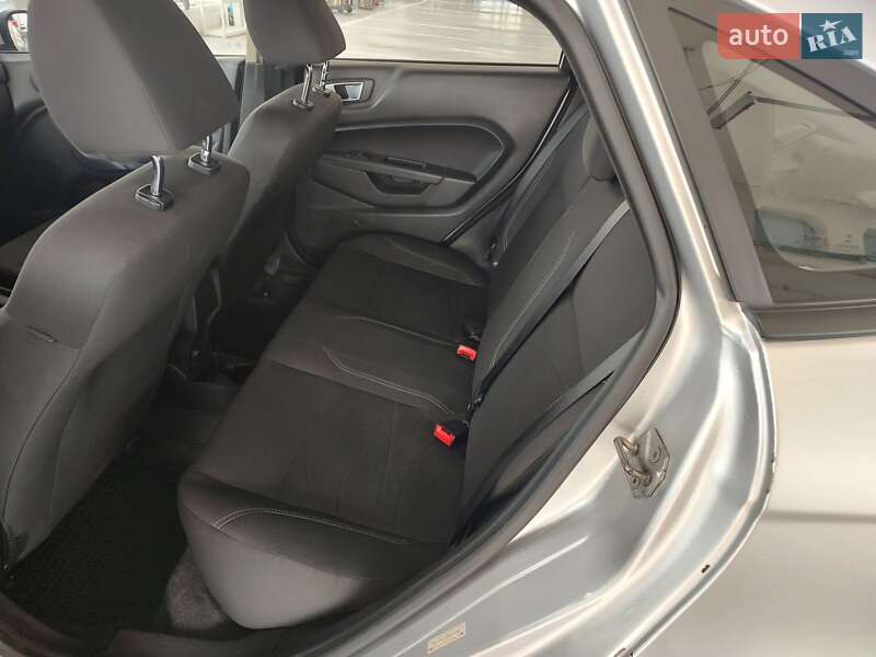 Седан Ford Fiesta 2013 в Николаеве
