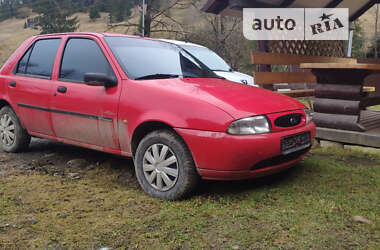 Хэтчбек Ford Fiesta 1998 в Верховине