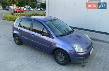 Хэтчбек Ford Fiesta 2006 в 