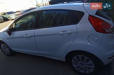 Хэтчбек Ford Fiesta 2013 в 