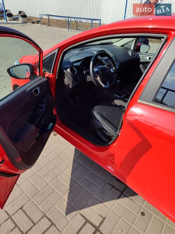 Хэтчбек Ford Fiesta 2015 в Запорожье