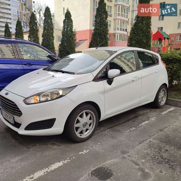 Хэтчбек Ford Fiesta 2013 в Киеве