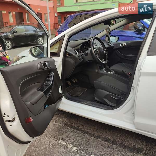 Хэтчбек Ford Fiesta 2013 в Киеве