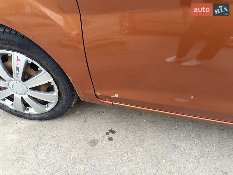 Хэтчбек Ford Fiesta 2013 в Волочиске