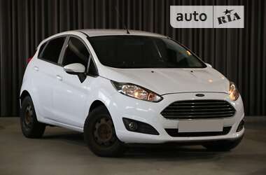 Хэтчбек Ford Fiesta 2015 в Киеве